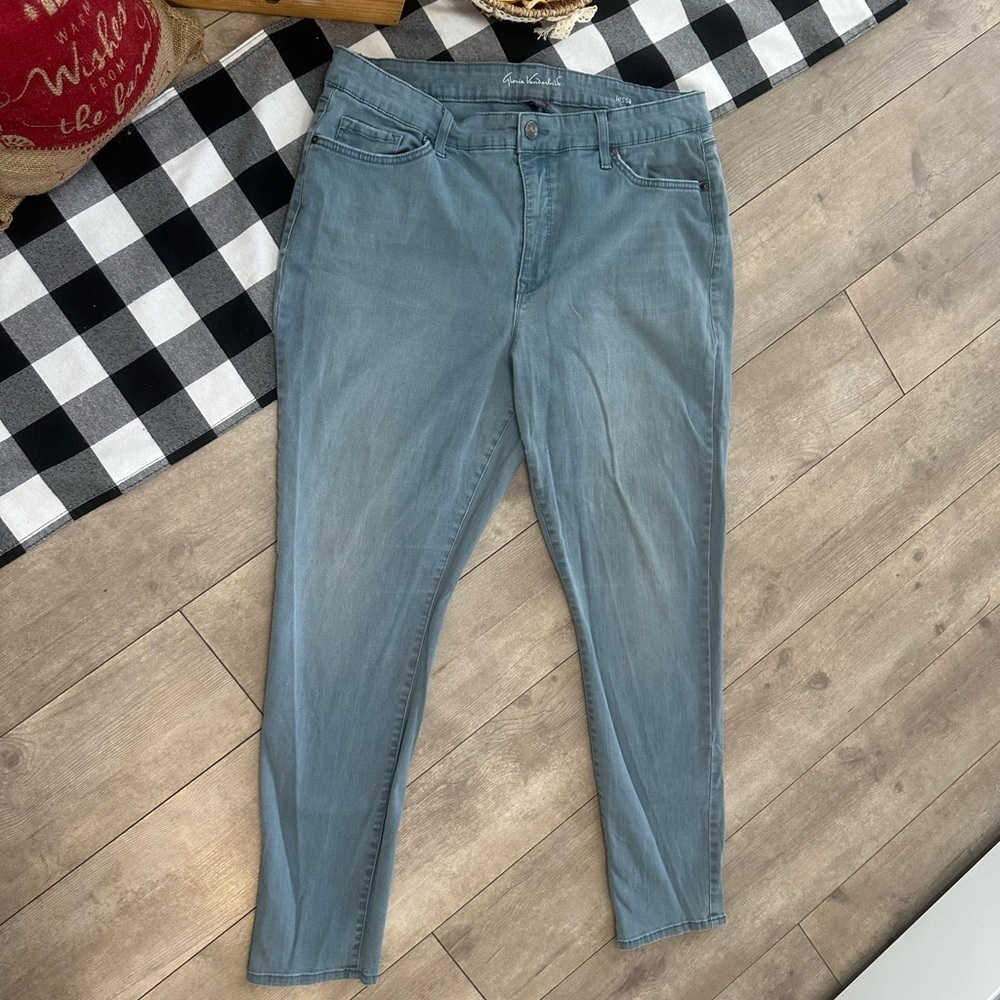 Gloria Vanderbilt Plus Women's Mid Rise Jessa Slimming Jeans Size 18